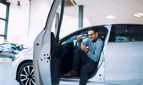 Which Car Loan Option in UAE is Better - Dealership or Bank